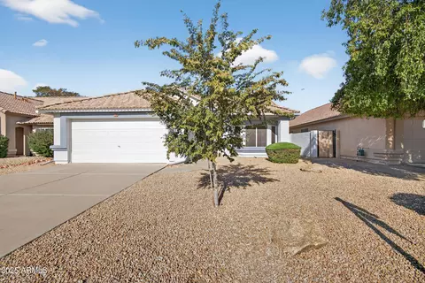 Exterior - 552 E Jasper Dr, Gilbert, AZ 85296 photo 3 of 10