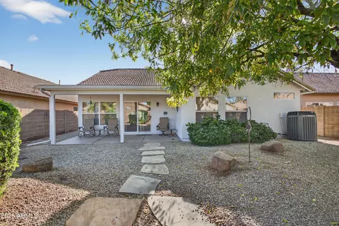 Exterior - 552 E Jasper Dr, Gilbert, AZ 85296 photo 7 of 10