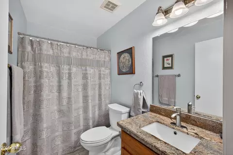 Bath - 552 E Jasper Dr, Gilbert, AZ 85296 photo 1 of 3