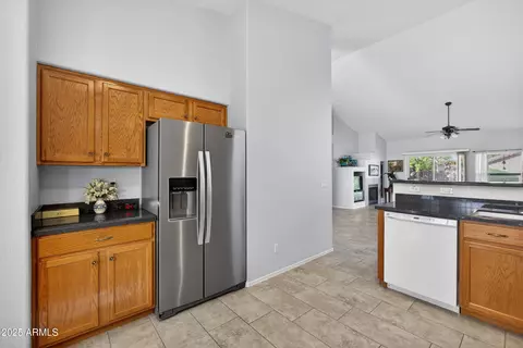 Kitchen - 552 E Jasper Dr, Gilbert, AZ 85296 photo 2 of 3