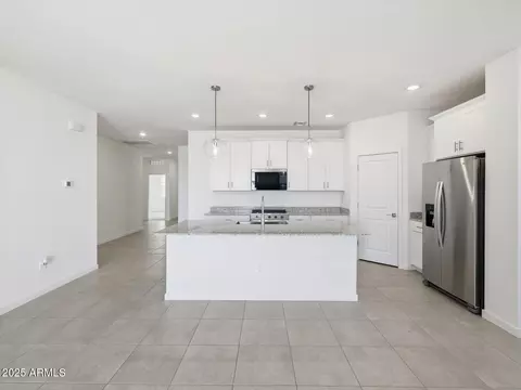 Kitchen - 3383 N Camden Dr, Florence, AZ 85132 photo 3 of 6