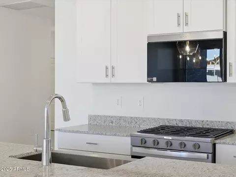 Kitchen - 3383 N Camden Dr, Florence, AZ 85132 photo 4 of 6