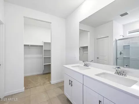 Bath - 3383 N Camden Dr, Florence, AZ 85132 photo 2 of 3
