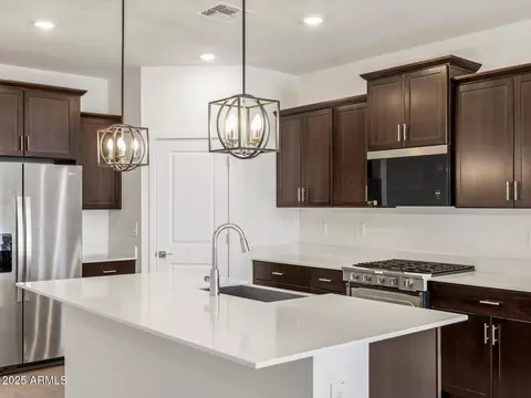32968 N Vineyard Ave, San Tan Valley, AZ 85143