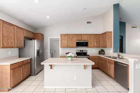939 S Roca St, Gilbert, AZ 85296 photo 13