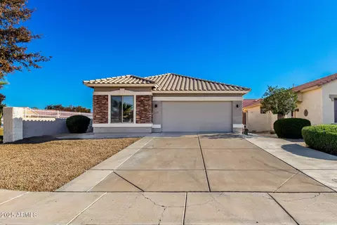 939 S Roca St, Gilbert, AZ 85296 photo 2