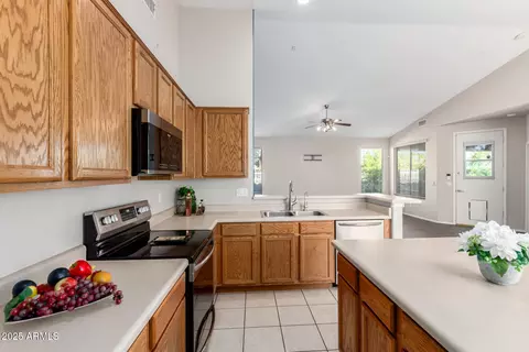 939 S Roca St, Gilbert, AZ 85296 photo 16