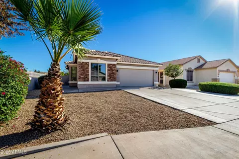 939 S Roca St, Gilbert, AZ 85296 photo 3