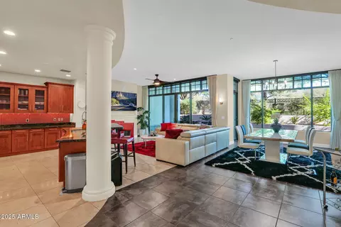 8 Biltmore Est #116, Phoenix, AZ 85016