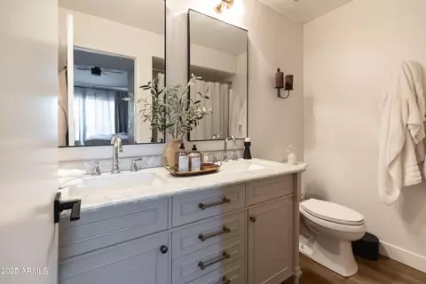 Bath - 2906 E Avenida Olivos --, Phoenix, AZ 85016 photo 1 of 6
