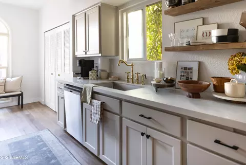Kitchen - 2906 E Avenida Olivos --, Phoenix, AZ 85016 photo 3 of 9
