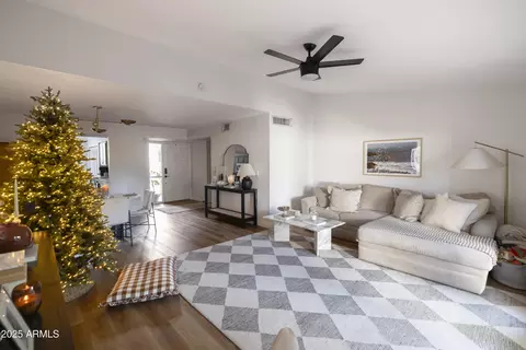 Living - 2906 E Avenida Olivos --, Phoenix, AZ 85016 photo 1 of 4