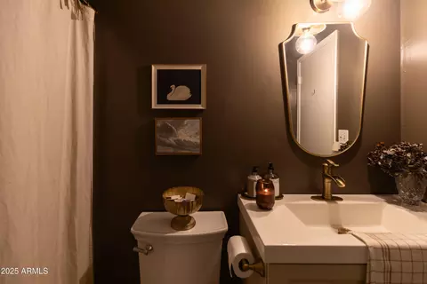 Bath - 2906 E Avenida Olivos --, Phoenix, AZ 85016 photo 6 of 6
