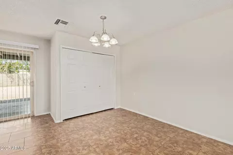Dining - 4344 E Michelle Dr, Phoenix, AZ 85032 photo 1 of 1