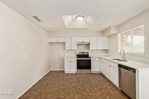 Kitchen - 4344 E Michelle Dr, Phoenix, AZ 85032 photo 2 of 3