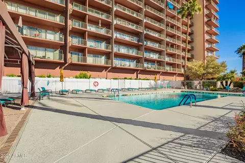 Exterior - 4750 N Central Ave #L6, Phoenix, AZ 85012 photo 2 of 3