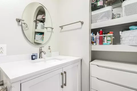 Bath - 4750 N Central Ave #L6, Phoenix, AZ 85012 photo 2 of 3