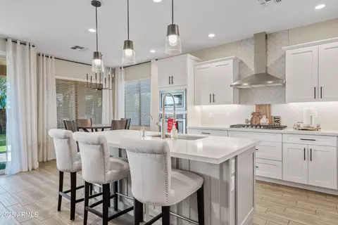 2953 S Sailors Way, Gilbert, AZ 85295