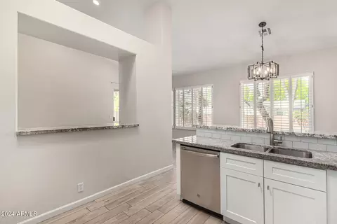 3334 N 42nd St, Phoenix, AZ 85018 photo 6