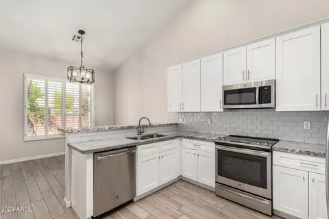 3334 N 42nd St, Phoenix, AZ 85018 photo 5