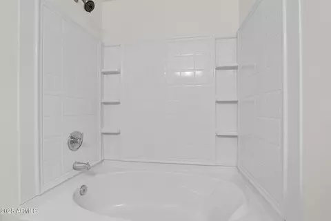 Bath - 1920 E Bell Rd #1053, Phoenix, AZ 85022 photo 2 of 3