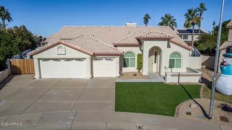 8736 W Tierra Buena Ln, Peoria, AZ 85382