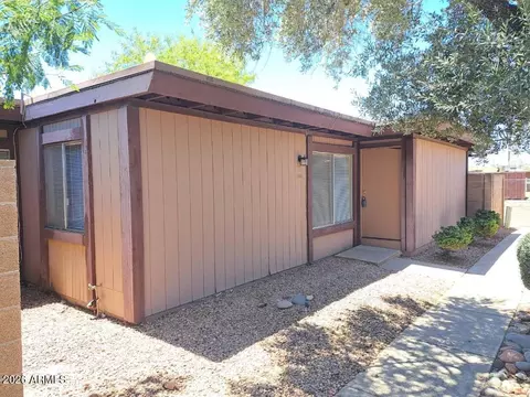 834 S Casitas Dr #B, Tempe, AZ 85281