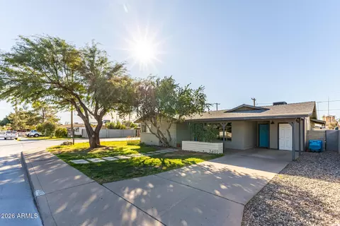 2402 N 37th St, Phoenix, AZ 85008