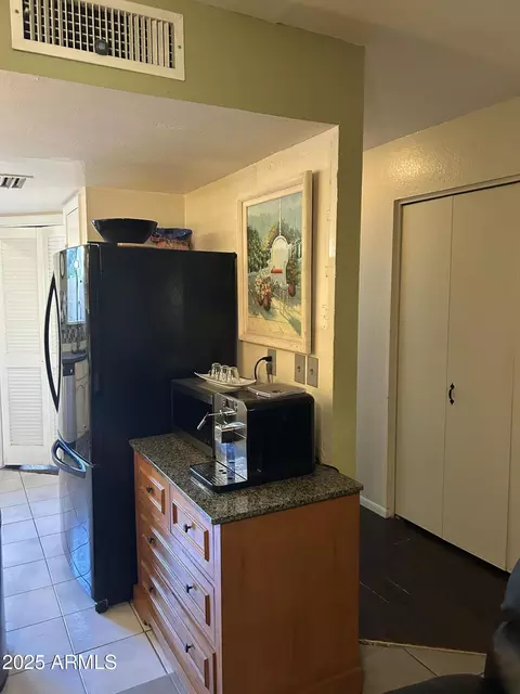 Kitchen - 522 E Topeka Dr, Phoenix, AZ 85024 photo 2 of 3