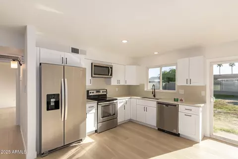 1019 W Cornell Dr, Tempe, AZ 85283 photo 3