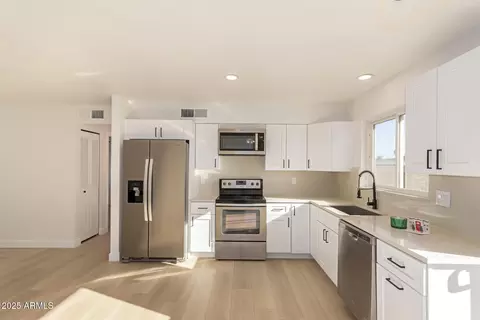 1019 W Cornell Dr, Tempe, AZ 85283 photo 4