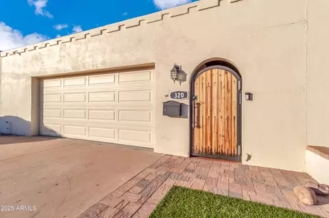 320 W Laguna Dr, Tempe, AZ 85282