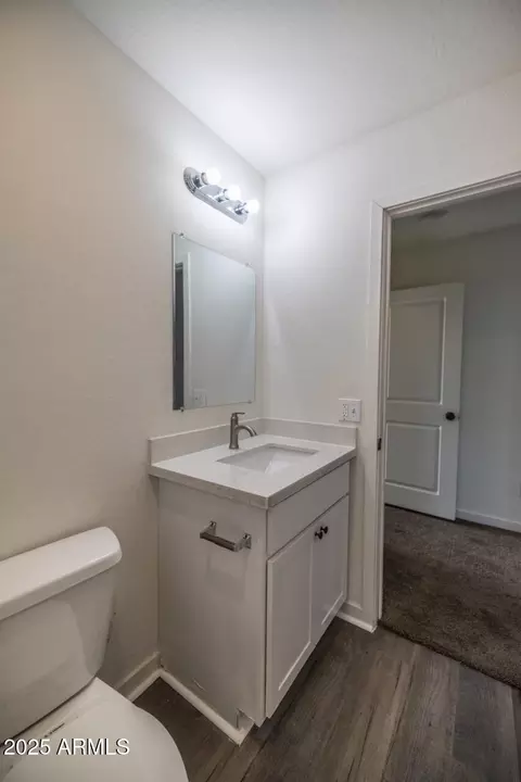 Bath - 1135 E Chipman Rd, Phoenix, AZ 85040 photo 1 of 4