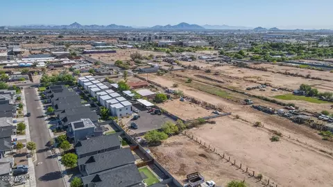 View/Area - 1135 E Chipman Rd, Phoenix, AZ 85040 photo 2 of 4