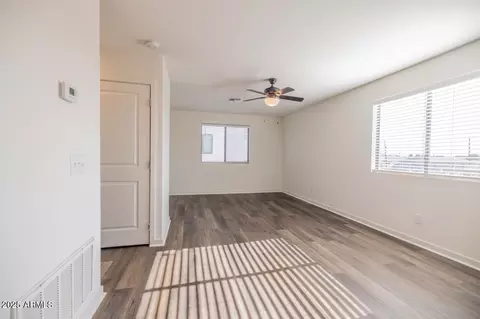 Living - 1135 E Chipman Rd, Phoenix, AZ 85040 photo 2 of 4