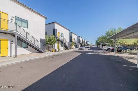 1135 E Chipman Rd, Phoenix, AZ 85040