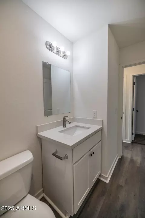 Bath - 1135 E Chipman Rd, Phoenix, AZ 85040 photo 4 of 4