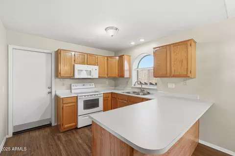 Kitchen - 4106 E Alder Ave, Mesa, AZ 85206 photo 2 of 3