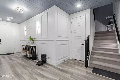 Entry Way - 1501 E Rakestraw Ln, Gilbert, AZ 85298 photo 3 of 8
