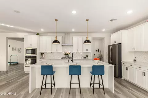 Kitchen - 1501 E Rakestraw Ln, Gilbert, AZ 85298 photo 1 of 2