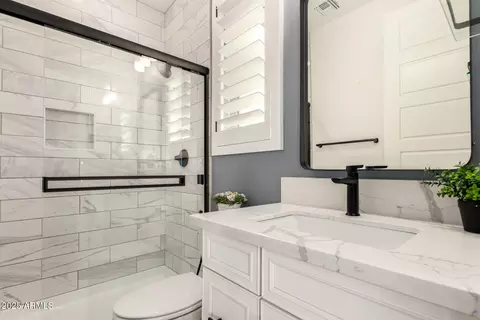 Bath - 1501 E Rakestraw Ln, Gilbert, AZ 85298 photo 1 of 5