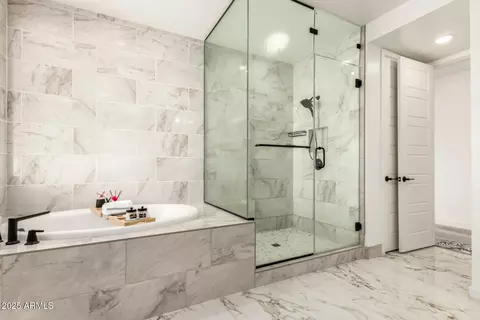 Bath - 1501 E Rakestraw Ln, Gilbert, AZ 85298 photo 4 of 5