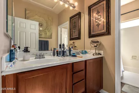 Bath - 3017 E Powell Way, Gilbert, AZ 85298 photo 3 of 4