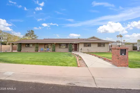 521 E Canterbury Ln, Phoenix, AZ 85022