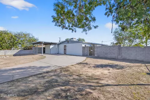 Exterior - 7649 W Mitchell Dr, Phoenix, AZ 85033 photo 1 of 2