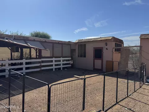 Exterior - 851 E Junction St, Apache Junction, AZ 85119 photo 4 of 5