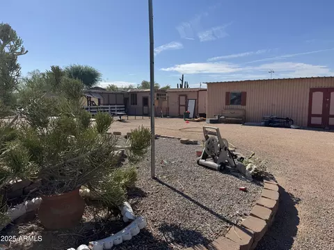 Exterior - 851 E Junction St, Apache Junction, AZ 85119 photo 2 of 5