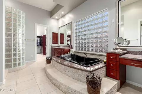 Bath - 8751 E Menlo Cir, Mesa, AZ 85207 photo 4 of 6