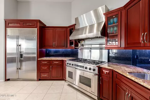 Kitchen - 8751 E Menlo Cir, Mesa, AZ 85207 photo 4 of 5