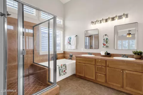 Bath - 1678 E Rawhide St, Gilbert, AZ 85296 photo 3 of 6